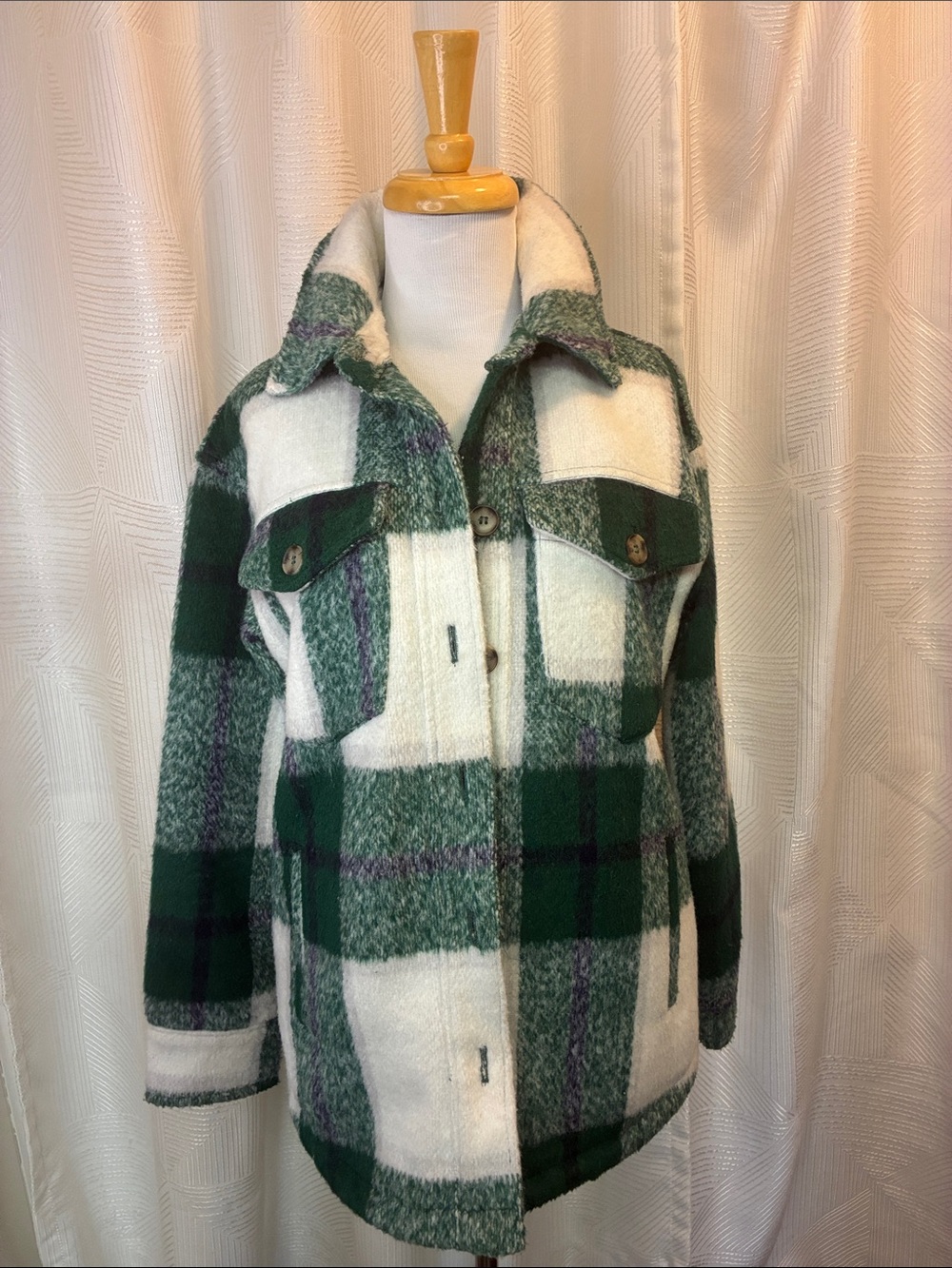 Avec Les Filles Green and Cream Plaid Utility Shacket